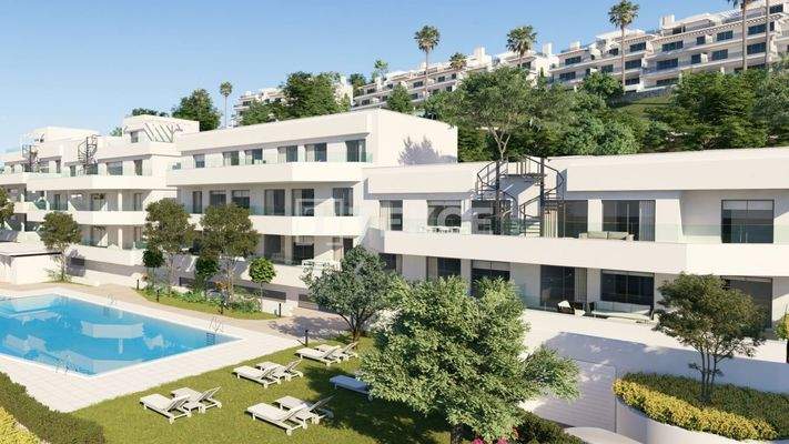 Properties with Nature View Close to Golf Course in Estepona