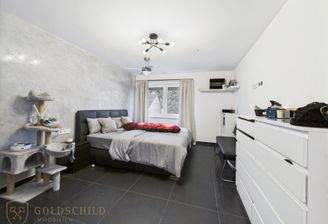 ruhiges Schlafzimmer mit guter Stellfläche