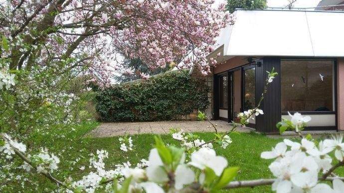 große Gartenterrasse