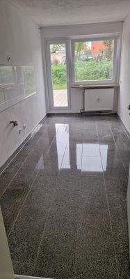 Souterrain rechts Küche.jpg