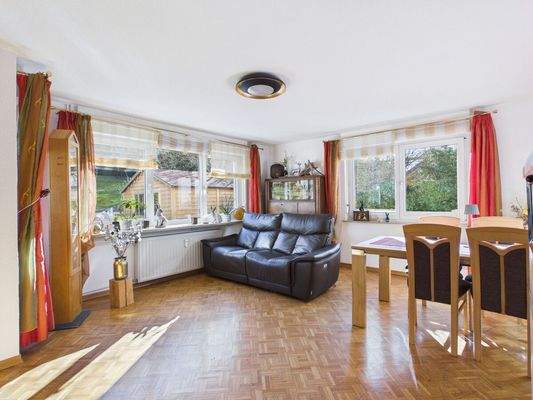 Wohnzimmer mit Kamin