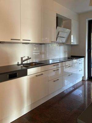 Ihre neue Küche zur Linken.jpg