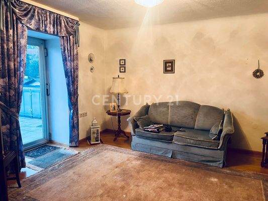 Zimmer OG mit Ausgang zur Terrasse