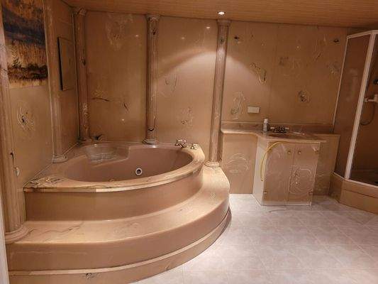 Wanne im Saunakeller