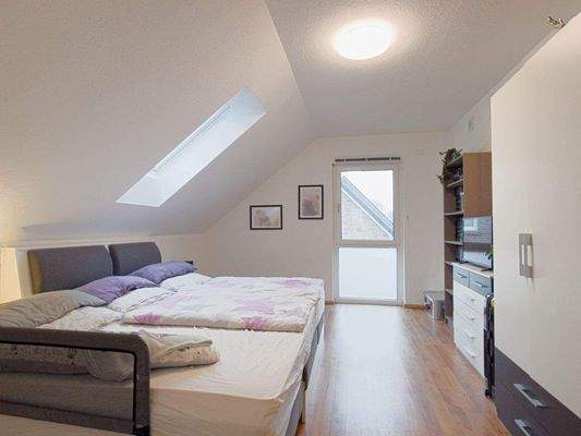 12. Schlafzimmer.jpeg