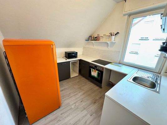 E9 Küche Zimmer 3 OG.jpeg