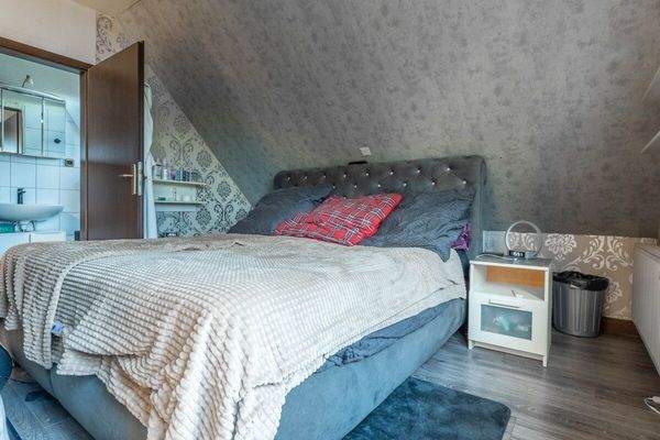 Zusätzlich finden Sie das Hauptschlafzimmer