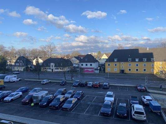 eigener Außen-Parkplatz