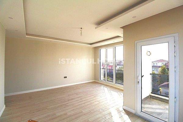 3-Bedroom Flat 750 M from the Sea in Buyukcekmece