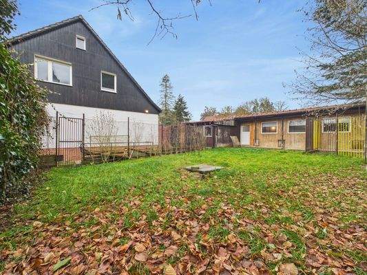 Seitlicher Hausansicht mit Gewerbeabteil 1l