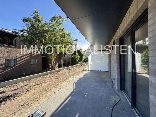 Terrasse mit eigenem Gartenstück