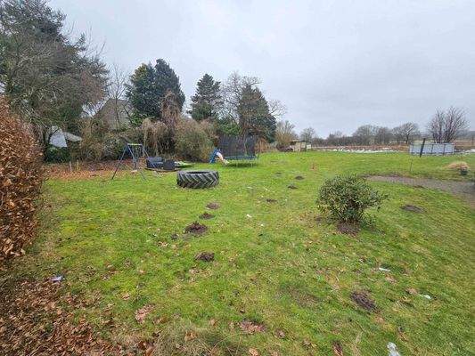 Großer Garten mit ggfs. Baugrundstück