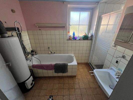 Bad Wanne und separate Dusche