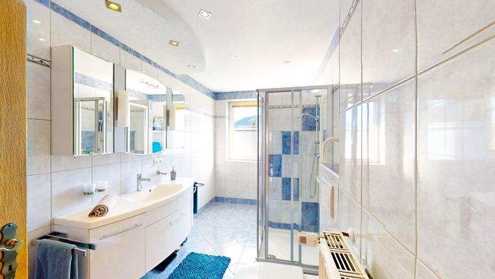 Badezimmer (Whg links)