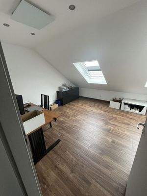 Arbeits- / Kinderzimmer 2