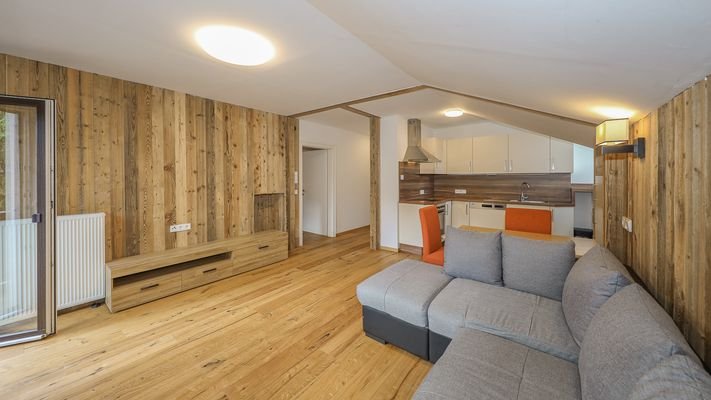 KITZIMMO-renovierte Dachgeschosswohnung im Zentrum kaufen - Immobilien Kirchberg.