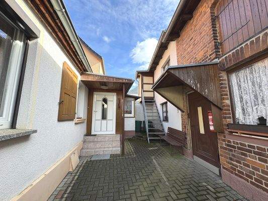 Hausansicht/Nebengelass