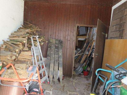 22 Vorraum des Schuppens.JPG