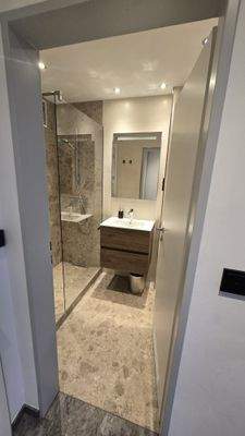 Neu saniertes Badezimmer