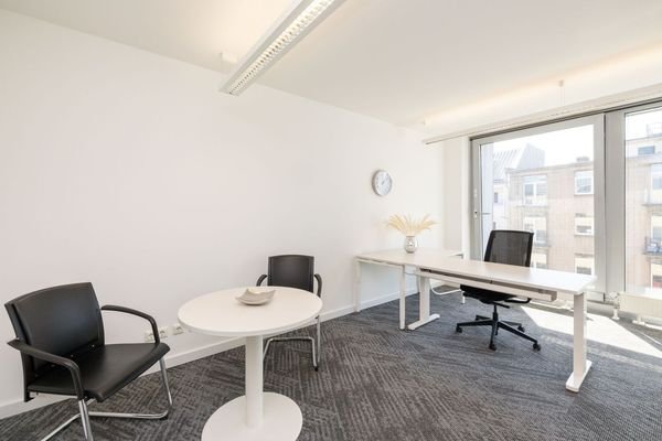 Regus Konigsallee 92a 1426 Dusseldorf Germany Smal