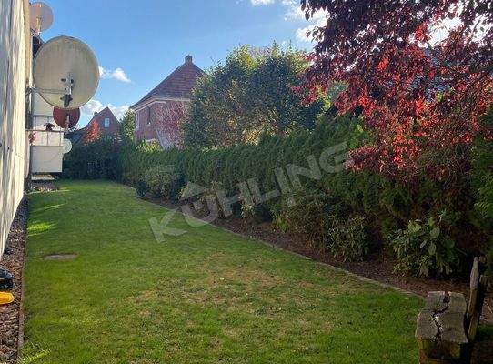 Grüne gepflegte Aussenanlagen