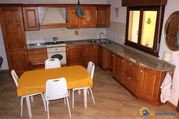 AD Immobiline Küche