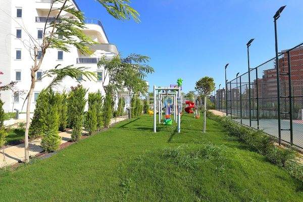 Apartment in a Complex with a Pool in Antalya Altıntaş