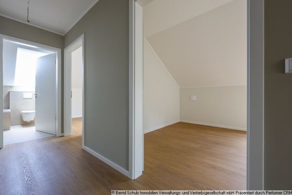 20 Diele mit Zimmer