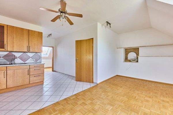 31 Wohnung OG Gesindehaus.jpg