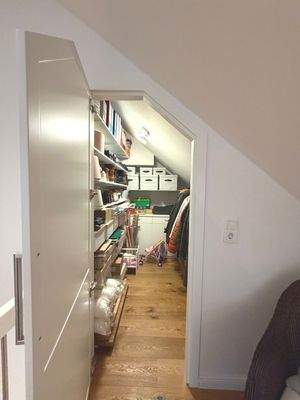 Blick in d. Einbauschrank (Studio)