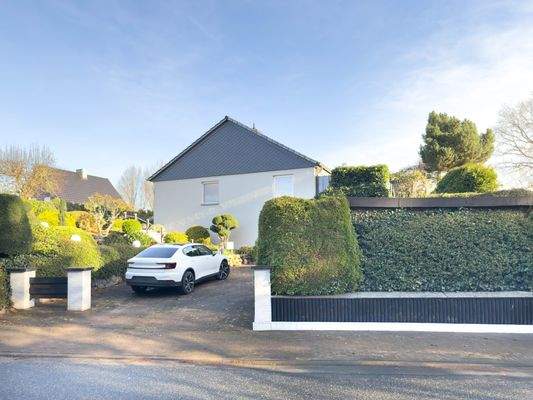 Hausansicht von der Straße aus 