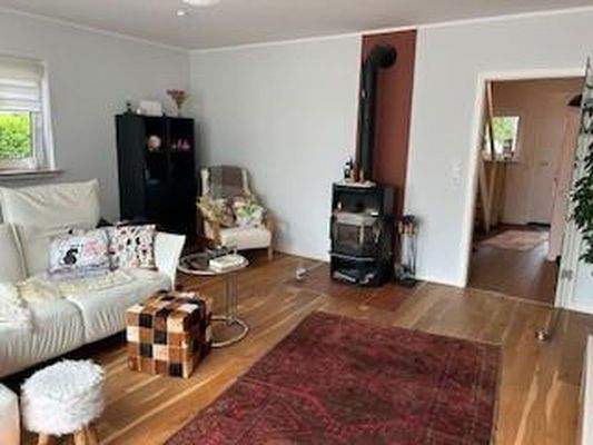 Wohnzimmer mit Kamin