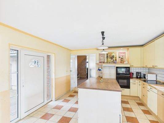 CAM03784G0-PR0065-STILL016