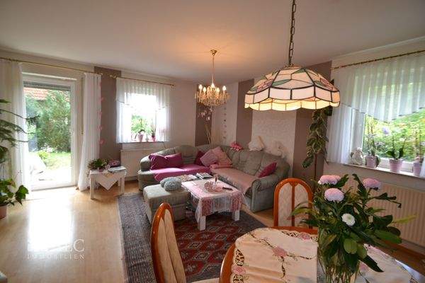 Wohnzimmer mit Essbereich