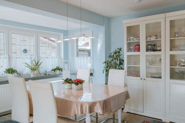 Wohn- und Esszimmer I