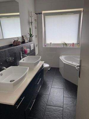 Badezimmer mit Whirlpool