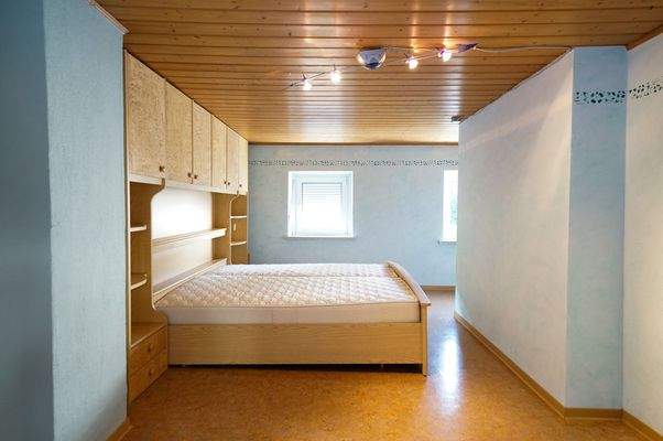 Schlafzimmer OG.jpg