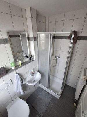 Dusche und Gäste-WC EG