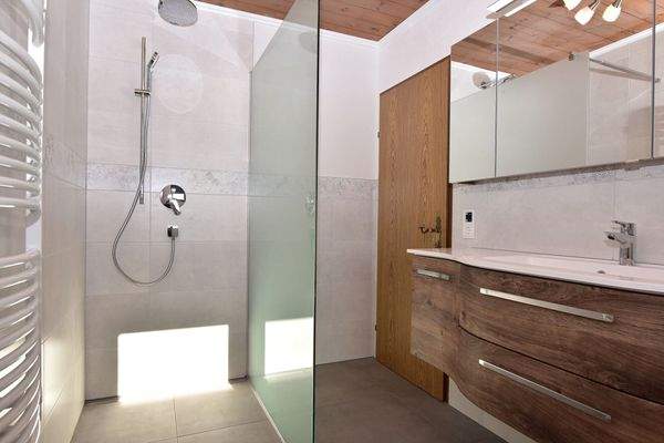 Duschbad mit Fenster