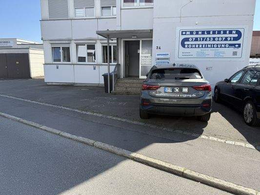 Hauseingang Parkplätze 