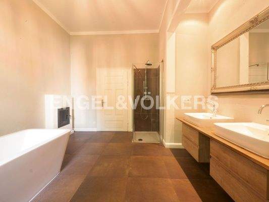 Hochwertiges Hauptbadezimmer