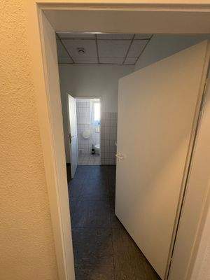 Umkleideraum Halle.JPG