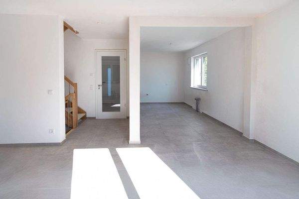 GERÄUMIGE WOHNKÜCHE 