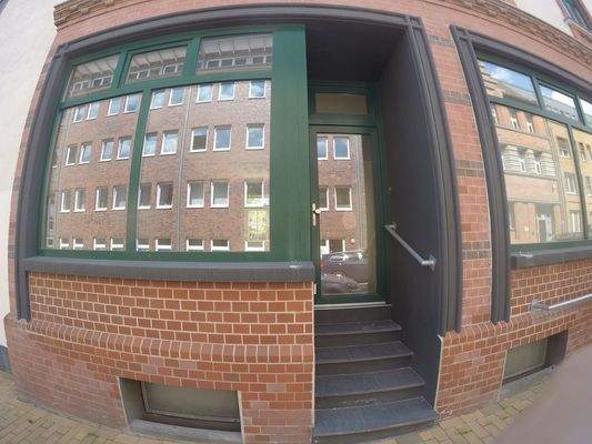 Eingang von der Straßenseite