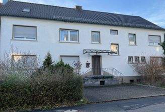 Außenansicht Hauptgebäude Straßenseite