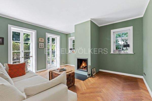 Wohnzimmer mit Kamin...