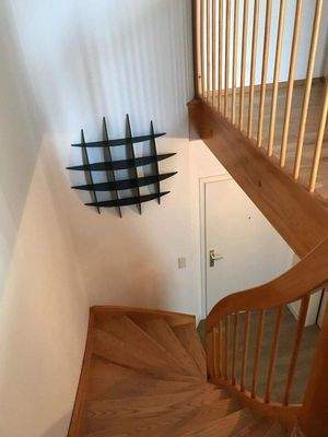 Blick ins Erdgeschoss mit der Eingangstür