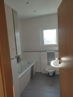 AO 3 1. OG rechts Bad