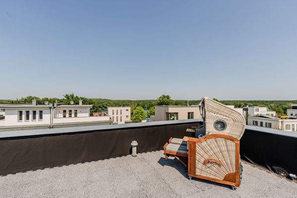 With a view of the Jungfernsee and nature