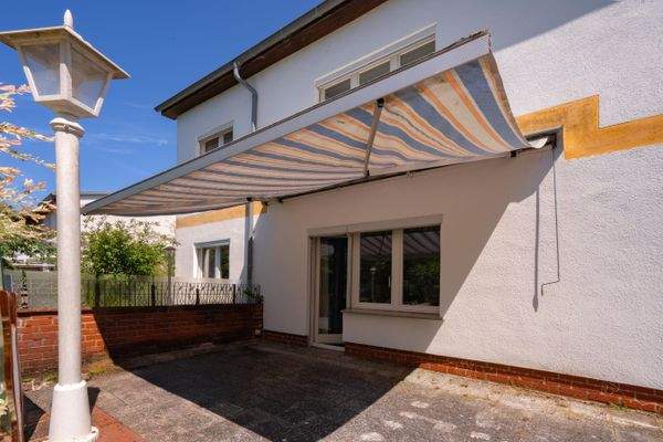 Terrasse mit Markise